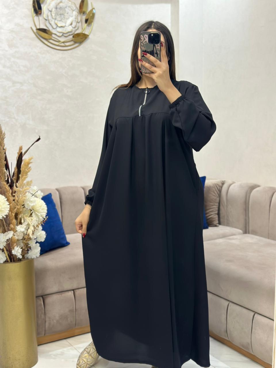 عبايــة بسنسلـة قصيرة او بالشال