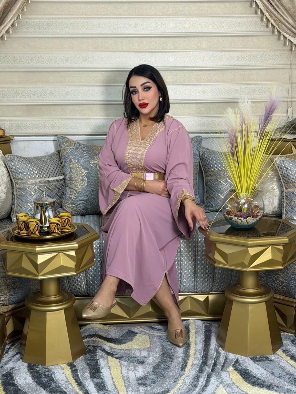 قفطـان  مطروز بالصام او بالمظمـة