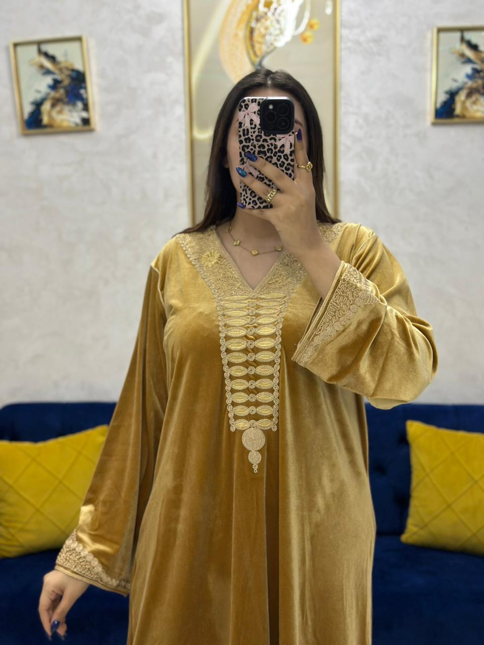 قميـص مطروز بالصام