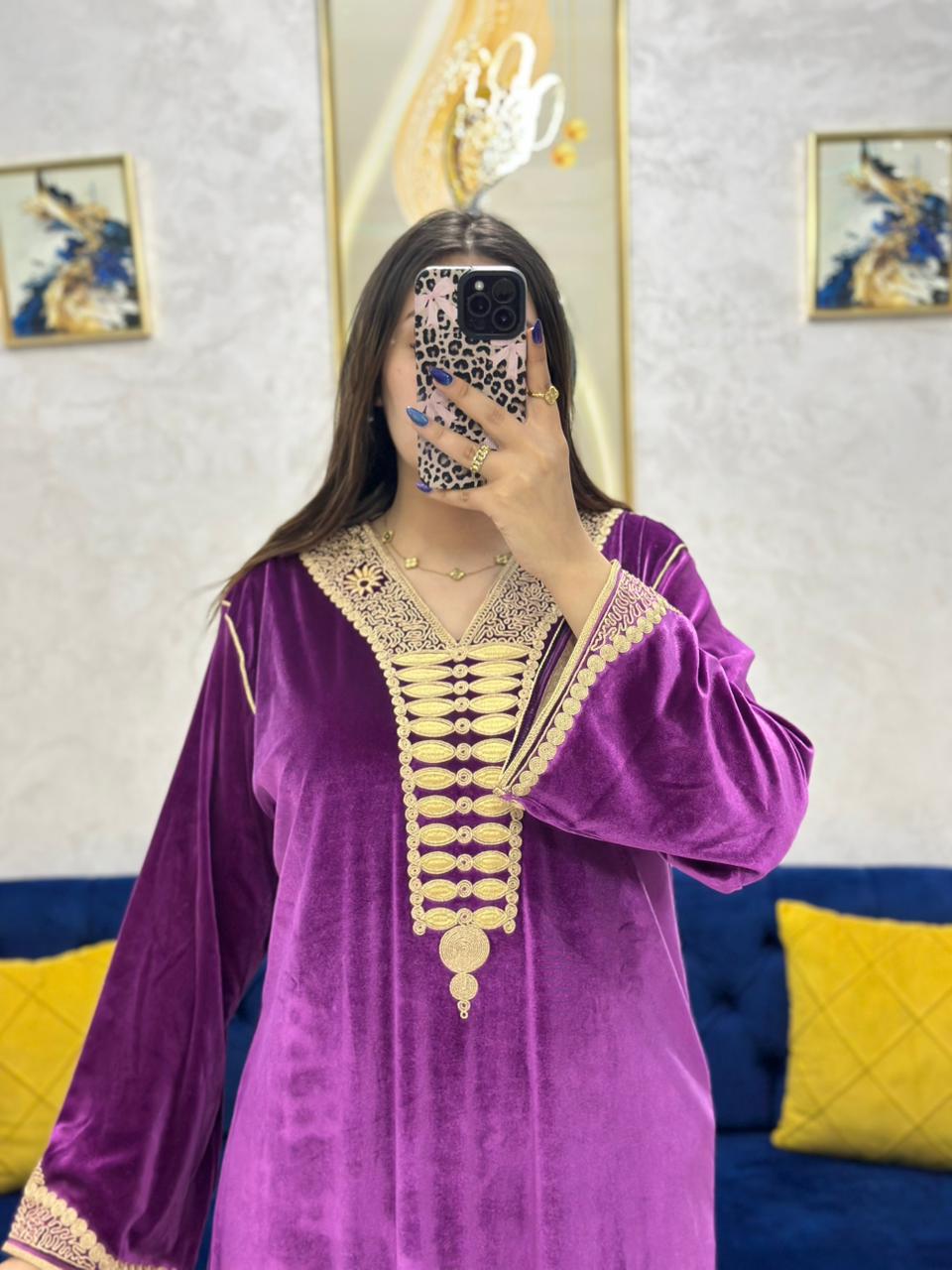 قميـص مطروز بالصام