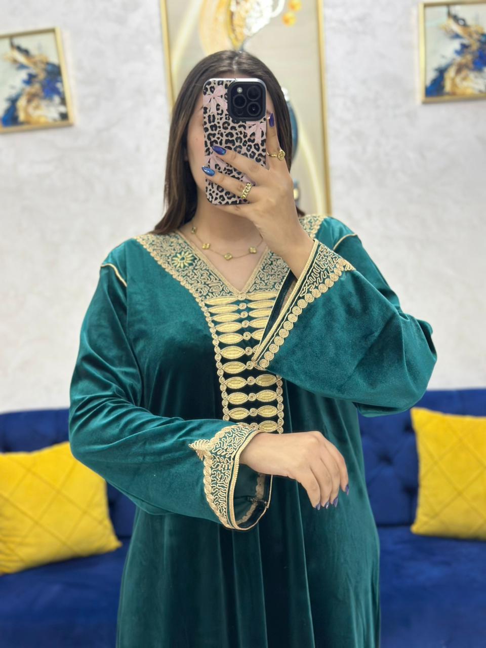 قميـص مطروز بالصام