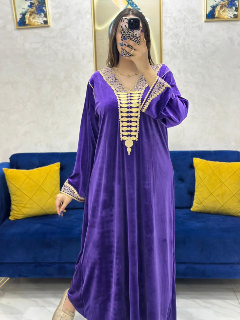 قميـص مطروز بالصام