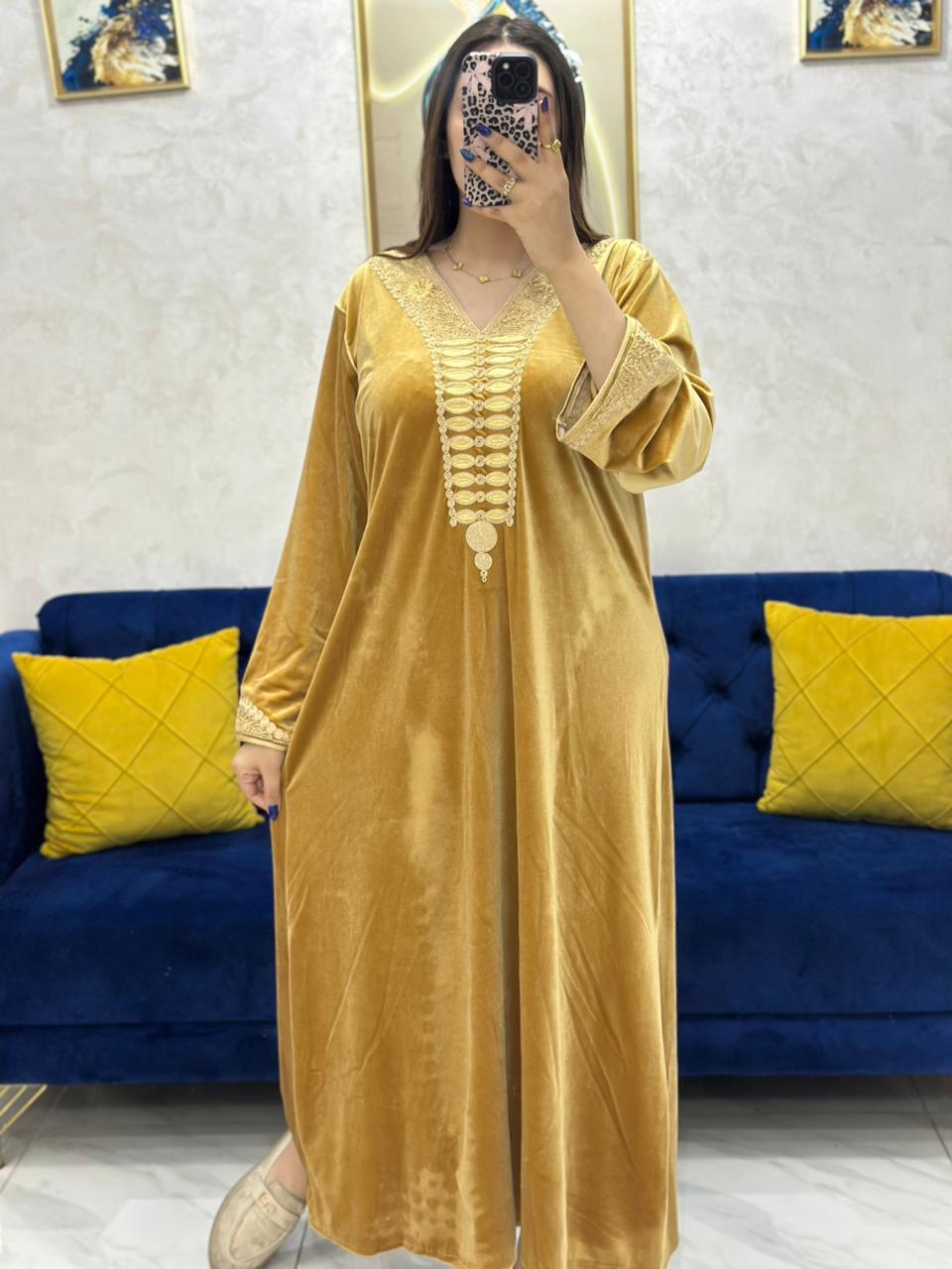 قميـص مطروز بالصام