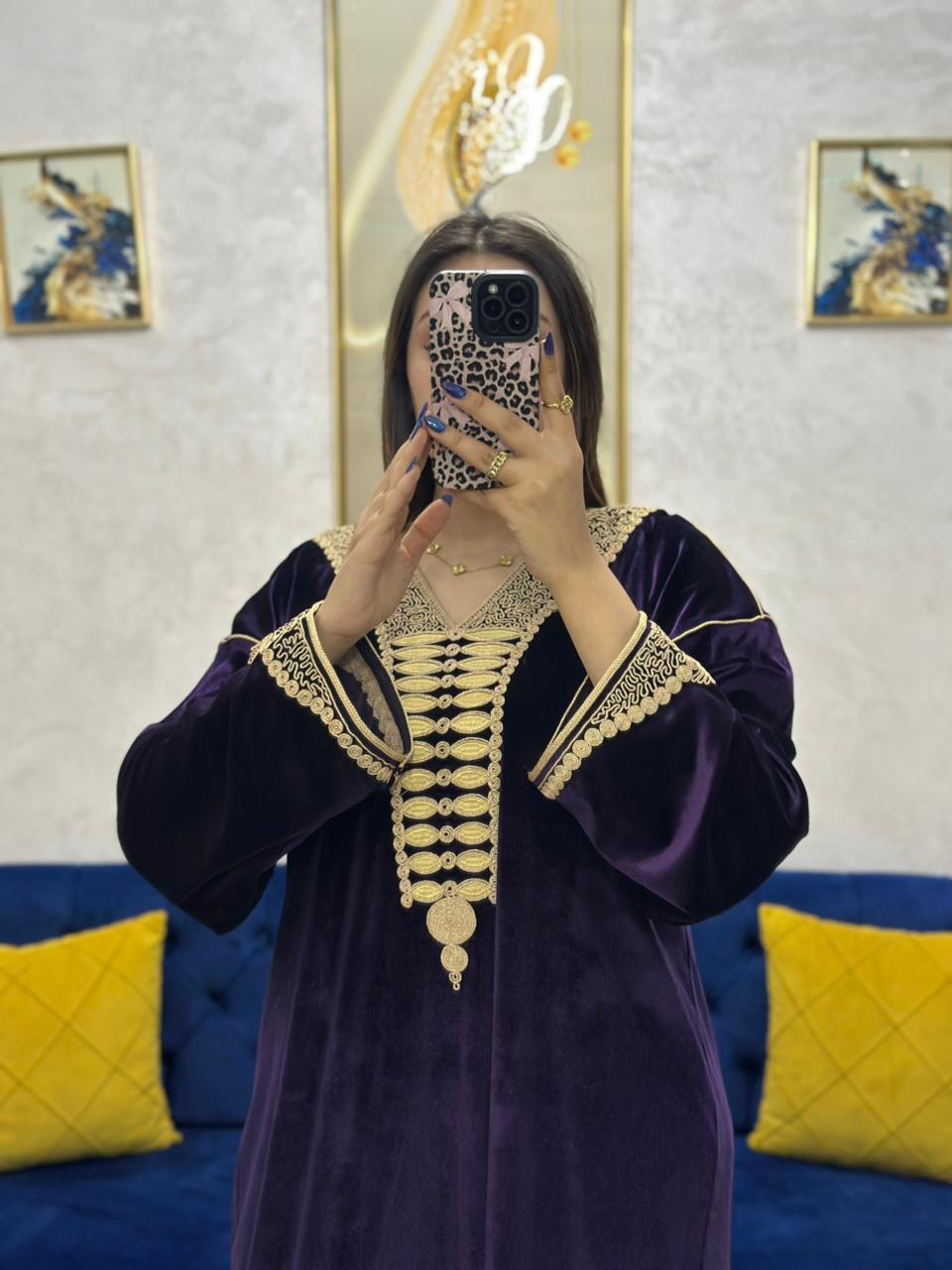 قميـص مطروز بالصام